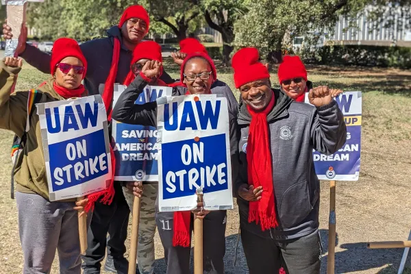 Fighting UAW2360 strikers