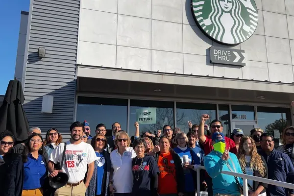 San Antonio union members outside a Starbucks