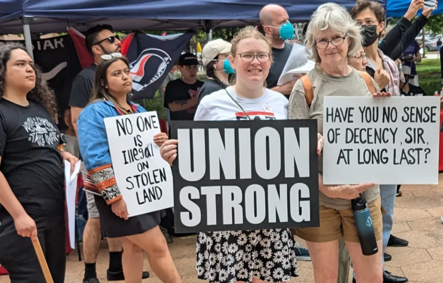 Rose with her dynamic mother, Trish