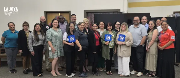 La Joya AFT members pose for a group photo
